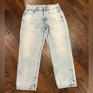 American Eagle 90s boyfriend Jean. Size 6.